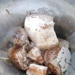 প্রাকৃতিক চাকের মধু